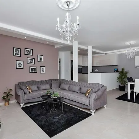 Luxurious Nino Apartment Makarska