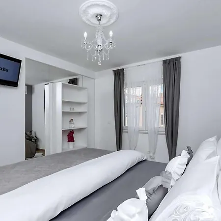 Luxurious Nino Apartment Makarska