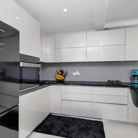 Luxurious Nino Apartment Makarska