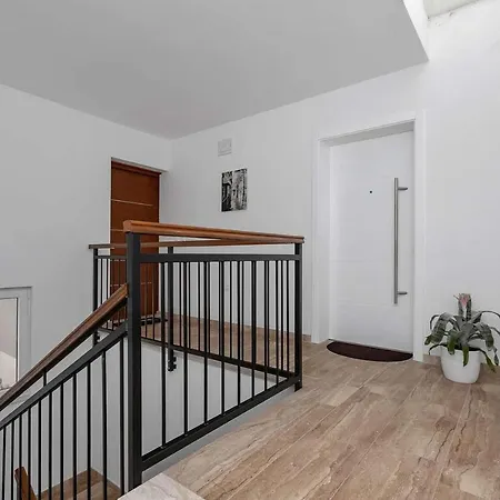 Apartment Luxurious Nino