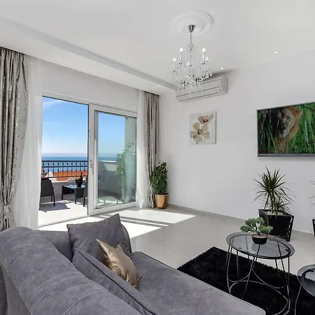 Luxurious Nino * Makarska