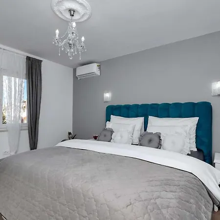 Luxurious Nino Apartment